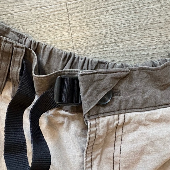 ORUMM Tuck Colorblock Pants - Picture 3 of 5